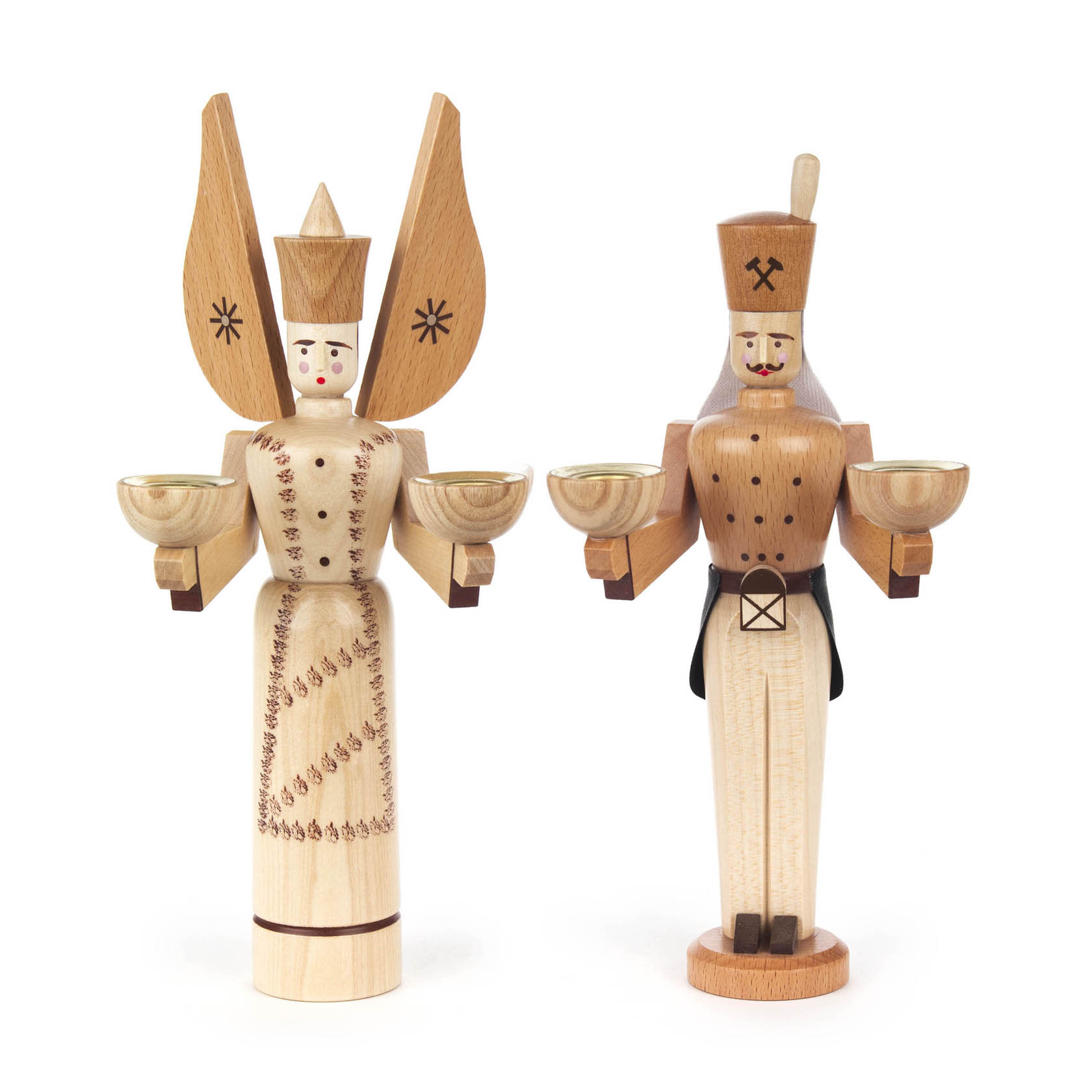 Holzfiguren Engel und Bergmann in naturfarben. Engel trägt getupfte Schürze und hält Kerzenhalter, Bergmann mit schwarzem Kinnbart und grüßen Schalen. im Dregeno Online Shop günstig kaufen