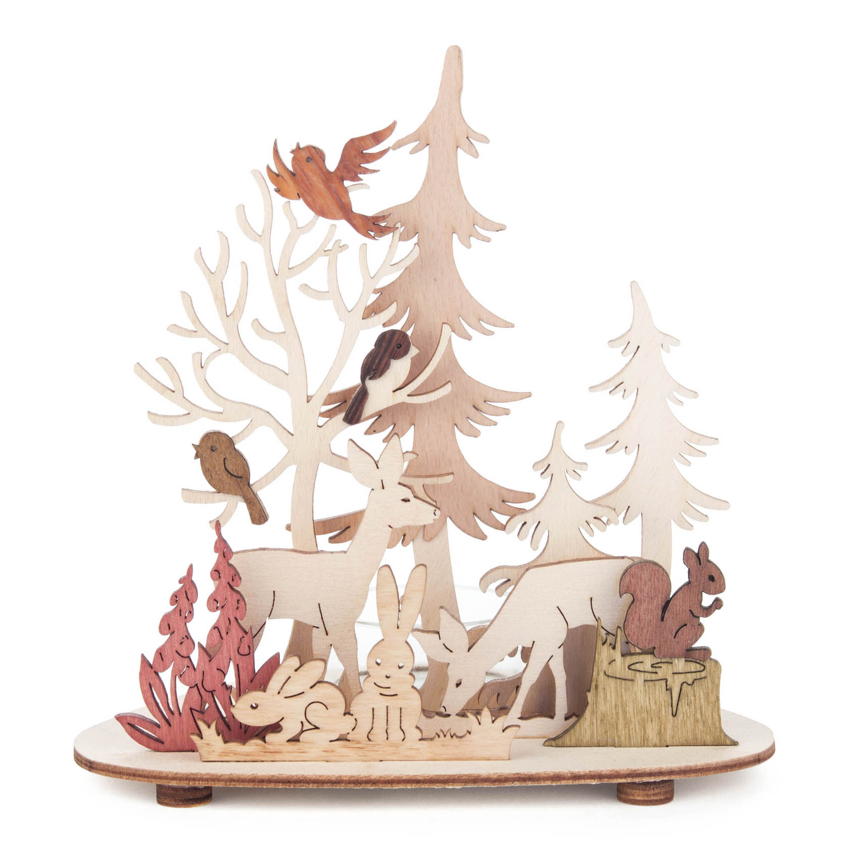 Holz-Teelichthalter mit Waldmotiv: Bäume, Rehe, Hasen, Vögel und ein Eichhörnchen auf einem Baumstumpf sind detailliert ausgesägt und in natürlichen Farben bemalt. im Dregeno Online Shop günstig kaufen