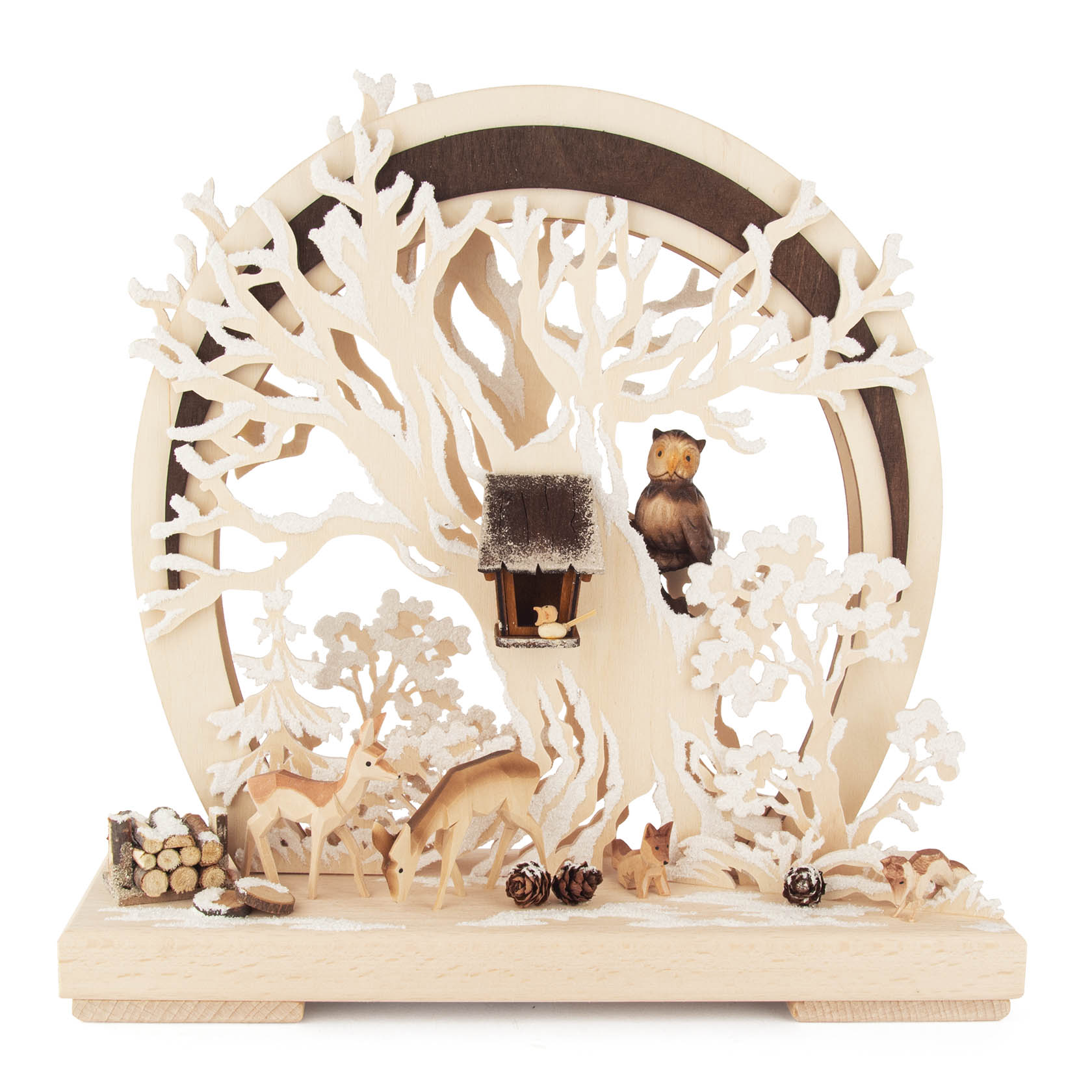 Holz-Dekoration mit einer Eule, die auf einem Baum mit weißen Blättern sitzt, und drei Rehe darunter; LED-Beleuchtung im Hintergrund. im Dregeno Online Shop günstig kaufen
