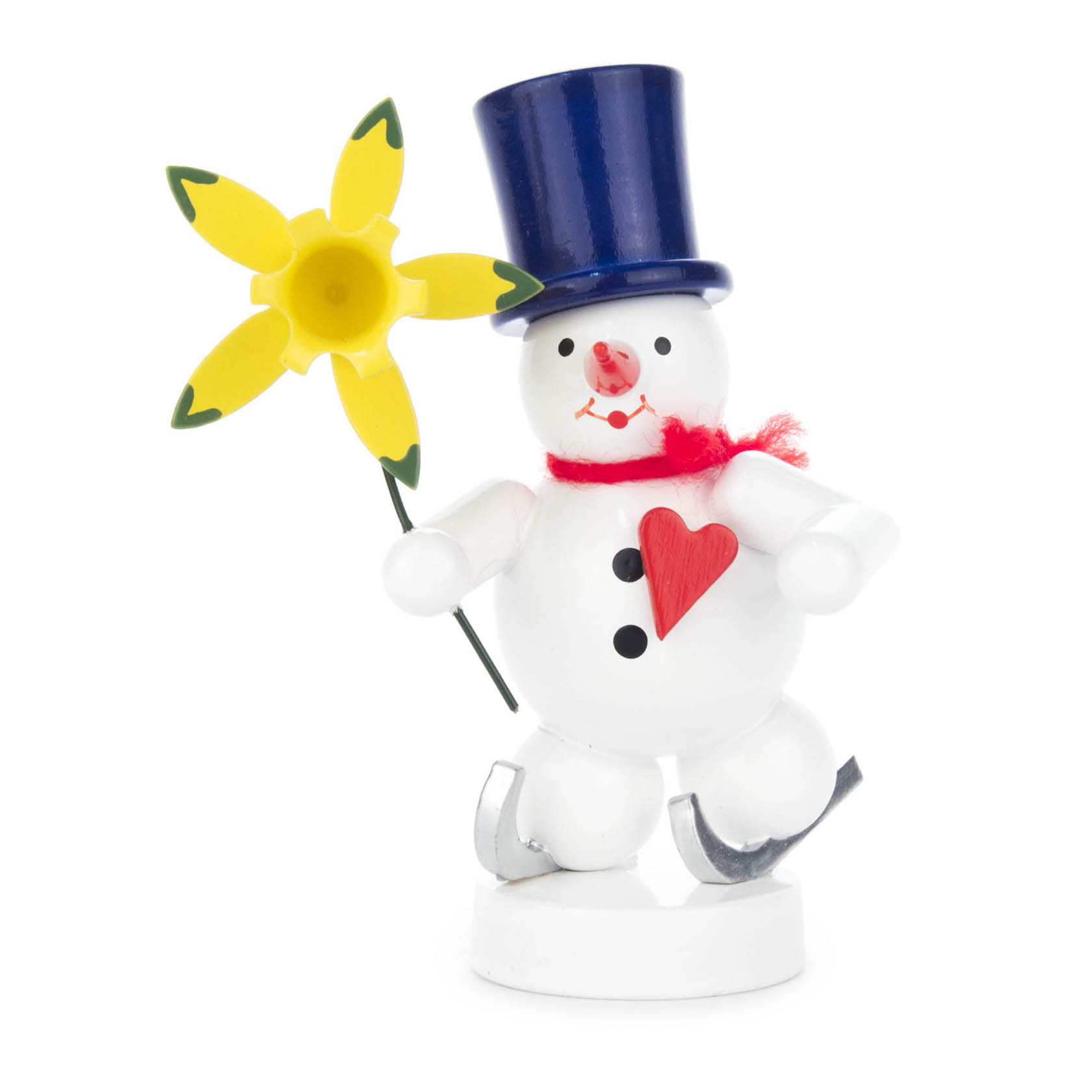 Niedlicher Schneemann aus Holz mit blauem Zylinder und rotem Herz, hält eine gelbe Narzisse. Der Schneemann steht auf Schlittschuhen. im Dregeno Online Shop günstig kaufen