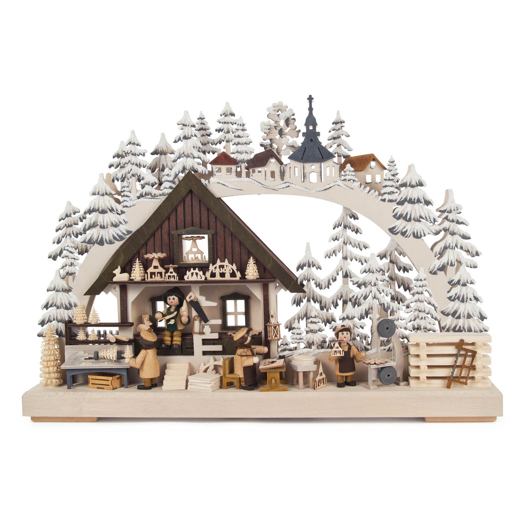 Ein 3D-Schwibbogen in Grau mit Raureif und LED-Beleuchtung. Zeigt Kunsthandwerker in einer Werkstatt, umgeben von Tannenbäumen und kleinen Häusern. im Dregeno Online Shop günstig kaufen