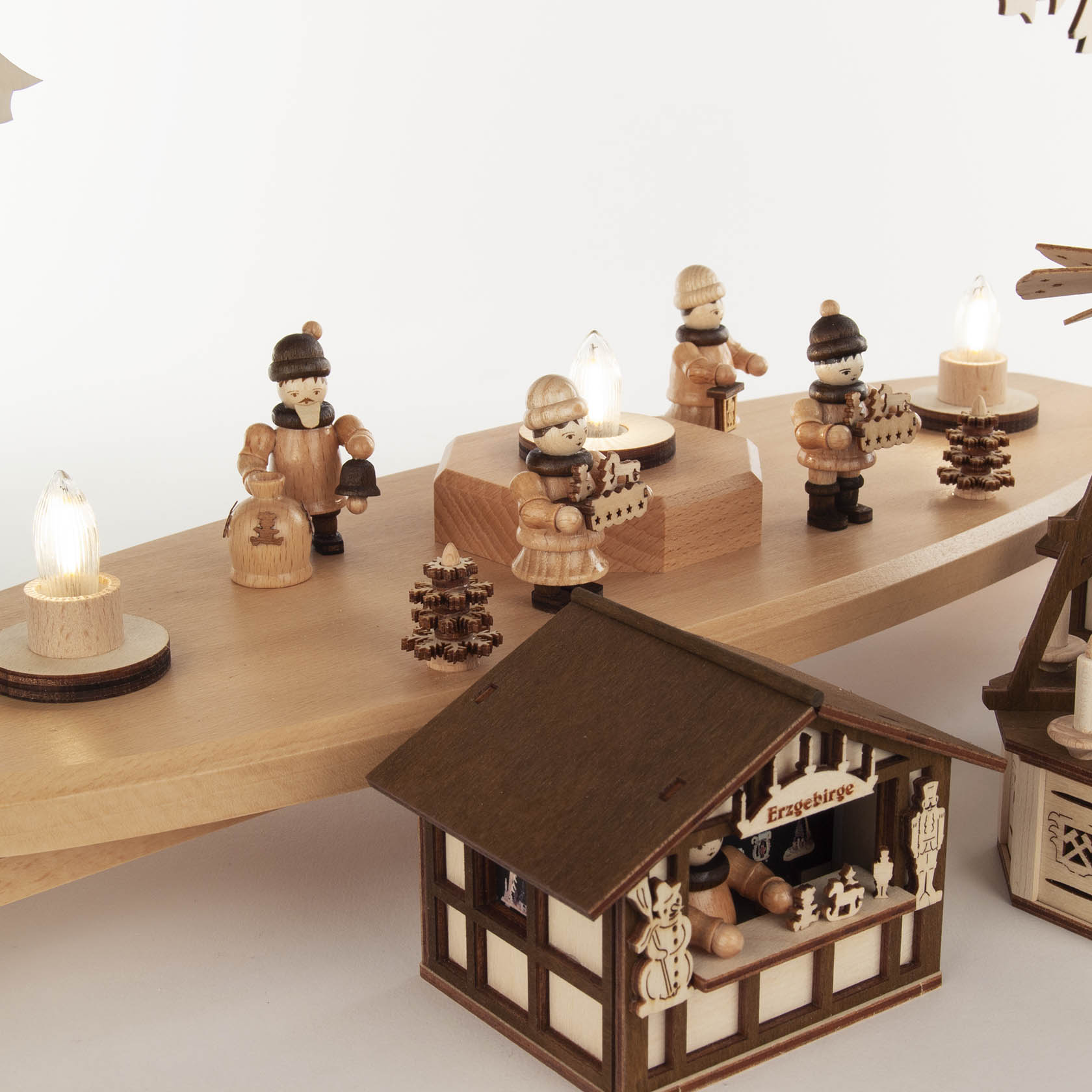 Schwibbogen Weihnachtsmarkt mit Pyramide