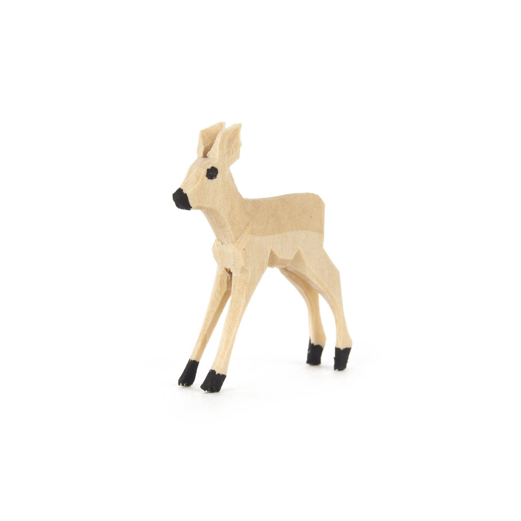 Eine kleine, handgeschnitzte Holzfigur eines Rehs mit nach vorne schauendem Kopf und schwarzen Hufen. im Dregeno Online Shop günstig kaufen