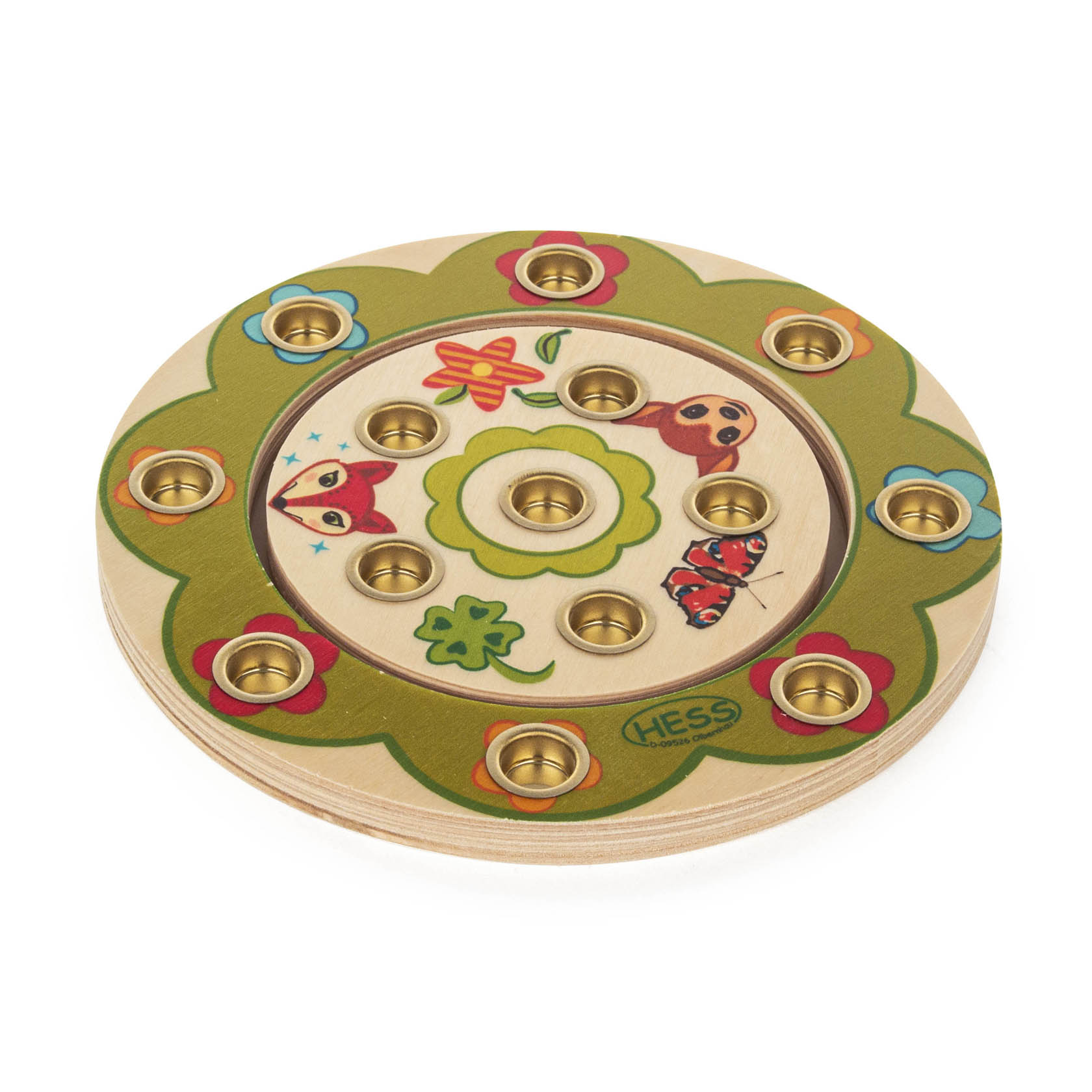 Ein Geburtstagsring aus Holz mit Waldtier-Motiven, einschließlich Fuchs, Pilz und Schmetterling, in grünen und naturfarbenen Tönen. im Dregeno Online Shop günstig kaufen