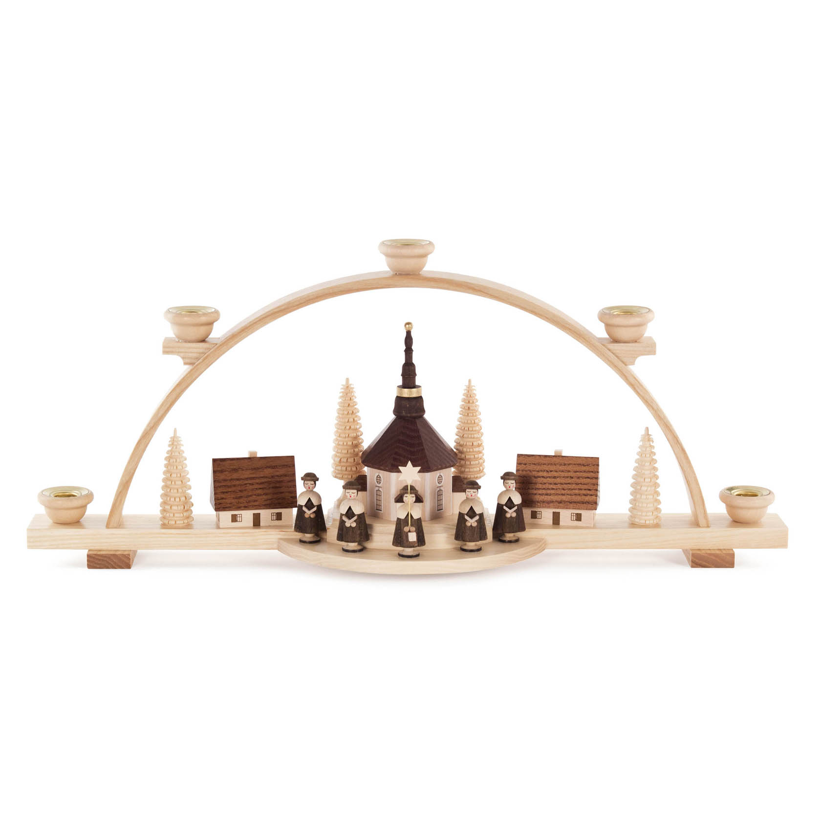 Holzschwibbogen mit Seiffener Dorf, Kurrende-Sänger vor Kirche, drei Häusern und Bäumen, geeignet für Kerzen mit 14 mm Durchmesser. im Dregeno Online Shop günstig kaufen