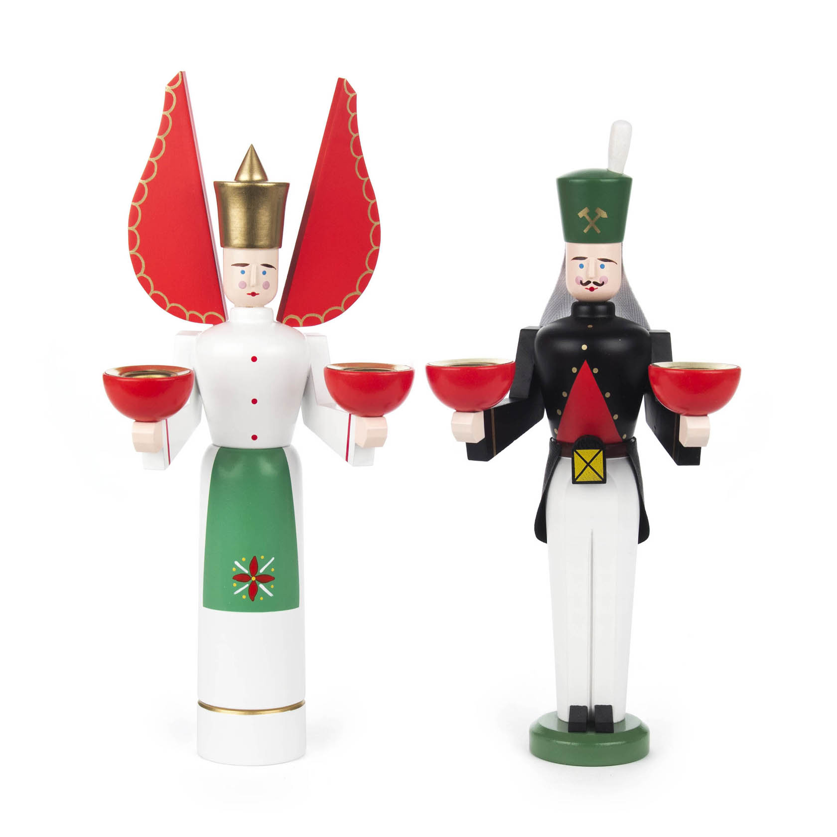 Holzengel mit roten Flügeln und grüner Schürze, daneben ein Holzbergmann in schwarzer Uniform, beide halten rote Kerzenhalter für Kerzen mit 14mm Durchmesser. im Dregeno Online Shop günstig kaufen