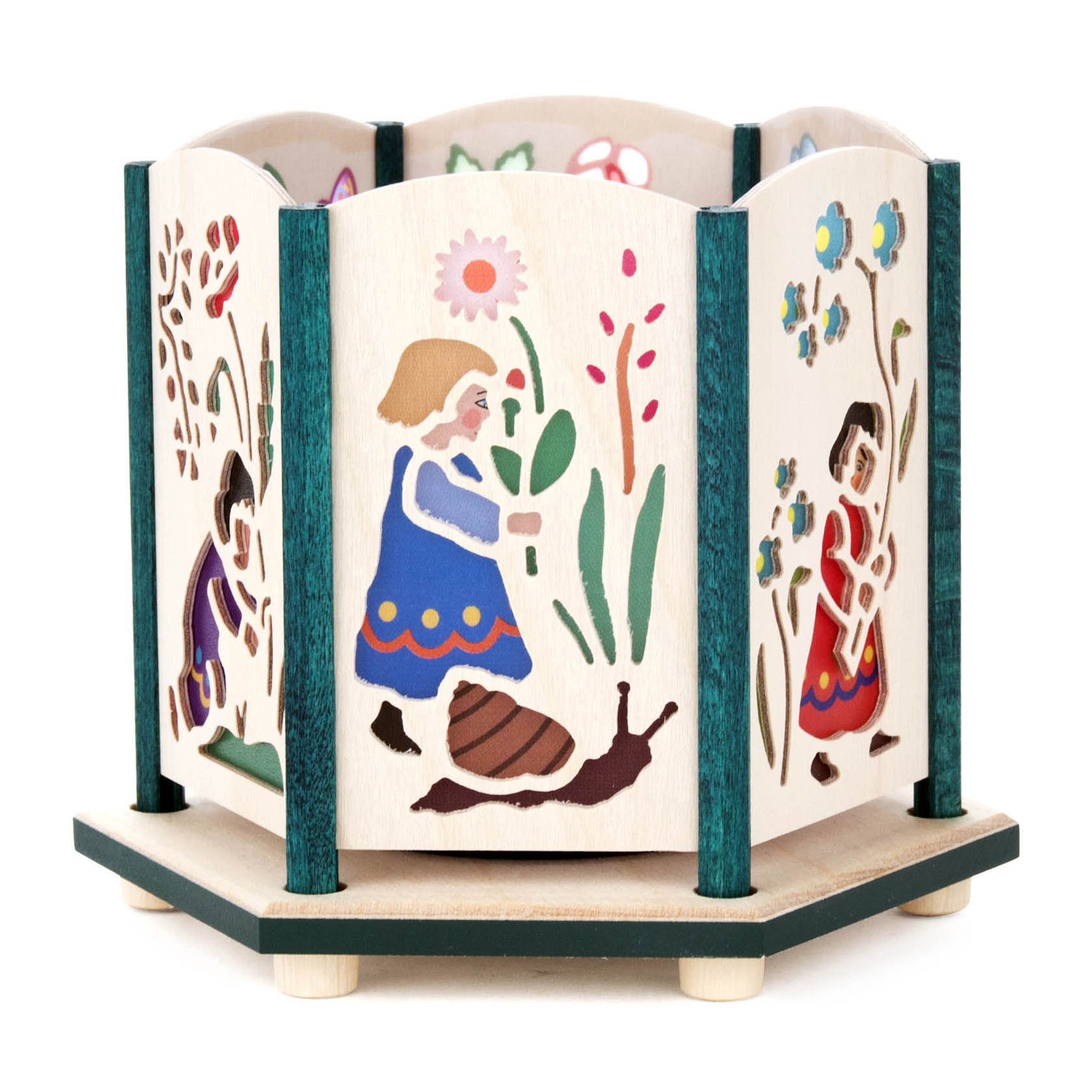 Teelichthalter aus Holz mit ausgeschnittenen Blumenkindermotiven und handbemalten Details, zeigt Kinder mit Pflanzen und Blumen.