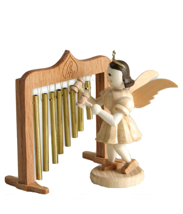 Holzfigur eines Engels mit Flügeln, der vor einem Gestell mit goldenen Röhrenglocken steht und mit einem Schlägel spielt. im Dregeno Online Shop günstig kaufen