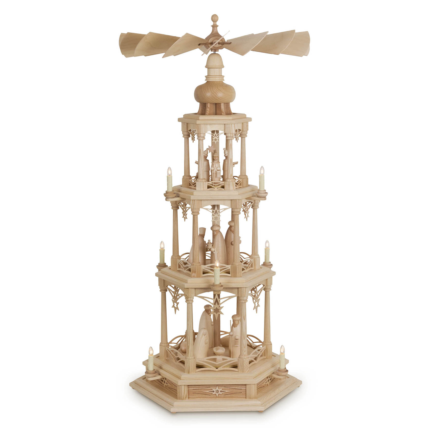 Holzpyramide mit drei Ebenen, zeigt die Geburt Christi. Elektrisch beleuchtete Kerzen und ein Antrieb, der den Rotor oben dreht. im Dregeno Online Shop günstig kaufen