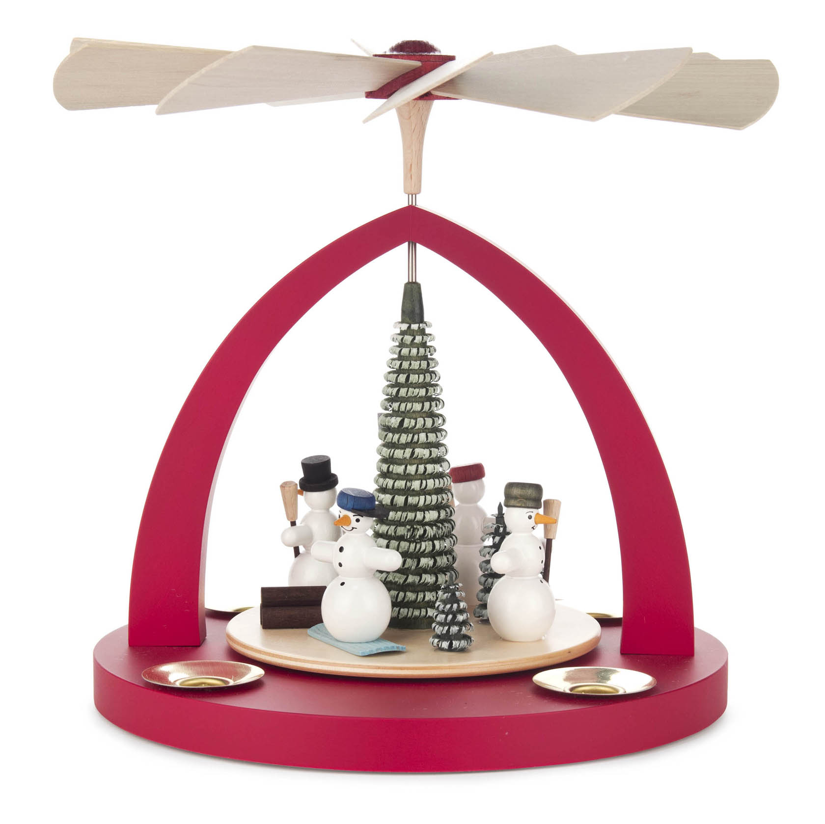 Rote Pyramide mit vier Schneemännern um einen grünen Baum. Die Pyramide hat einen Propeller an der Spitze und zwei Kerzenhalterungen. im Dregeno Online Shop günstig kaufen