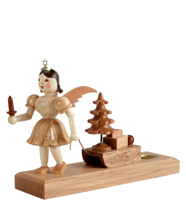 Holzfigur eines Engels mit Flügeln und braunem Haar, der ein Schwert hält. Neben ihm steht ein Schlitten mit einem Weihnachtsbaum darauf. im Dregeno Online Shop günstig kaufen