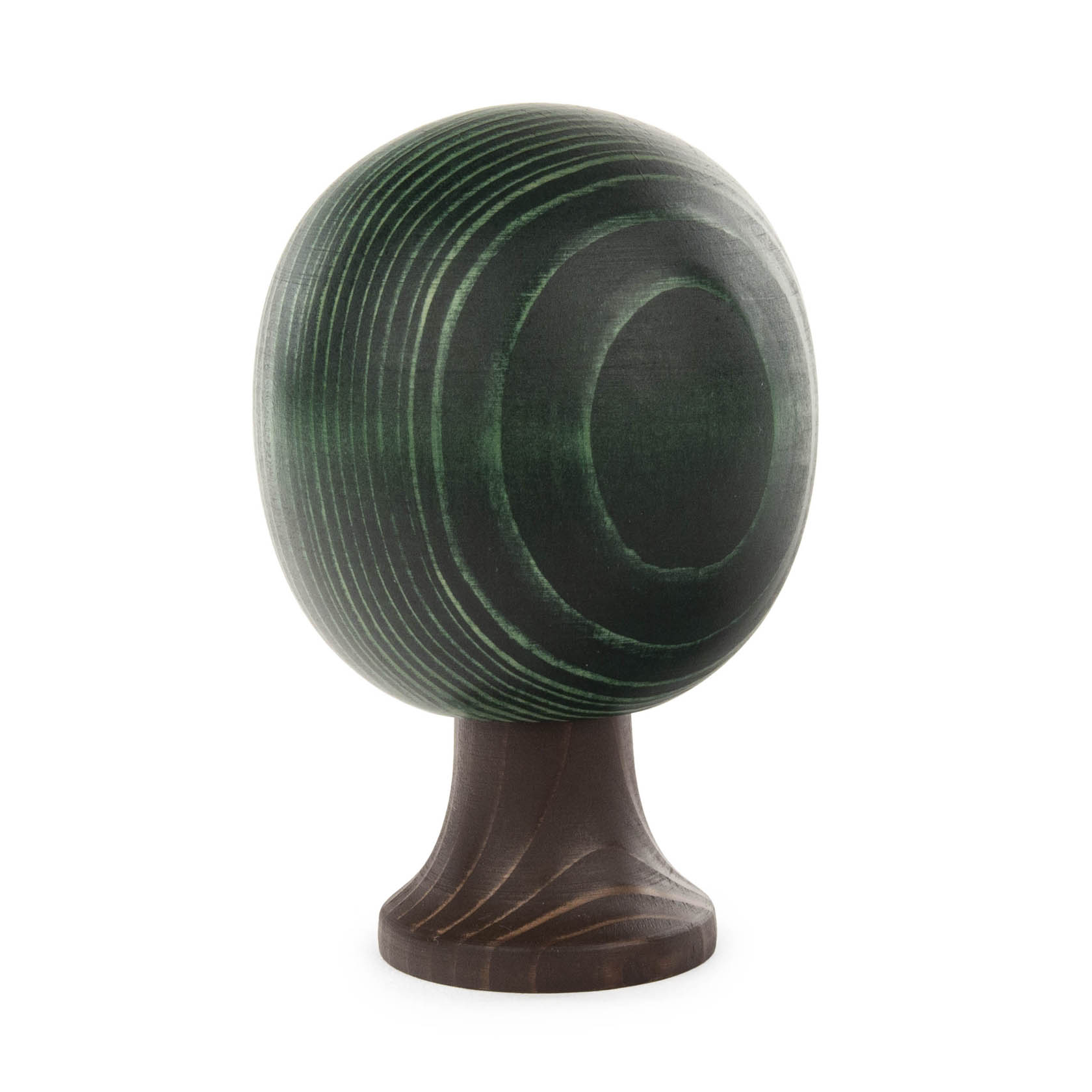 Ein rund geformter, grüner Massivholztbaum mit dunklen Ringen und einer braunen Basis, 11 cm hoch. im Dregeno Online Shop günstig kaufen
