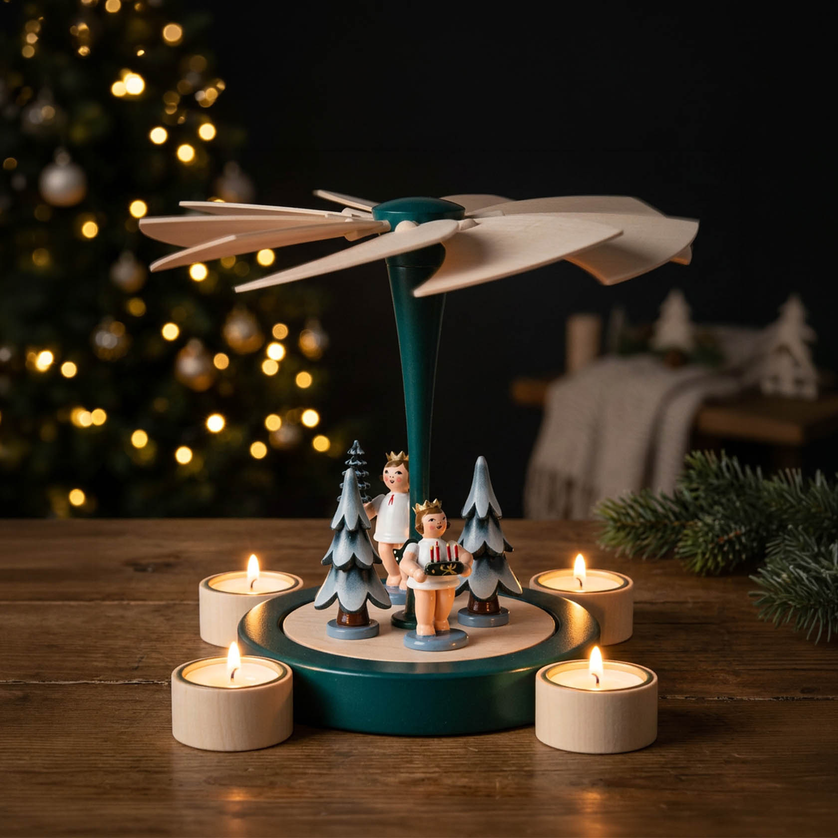 wooden pyramid NOBILIS no figures, green
