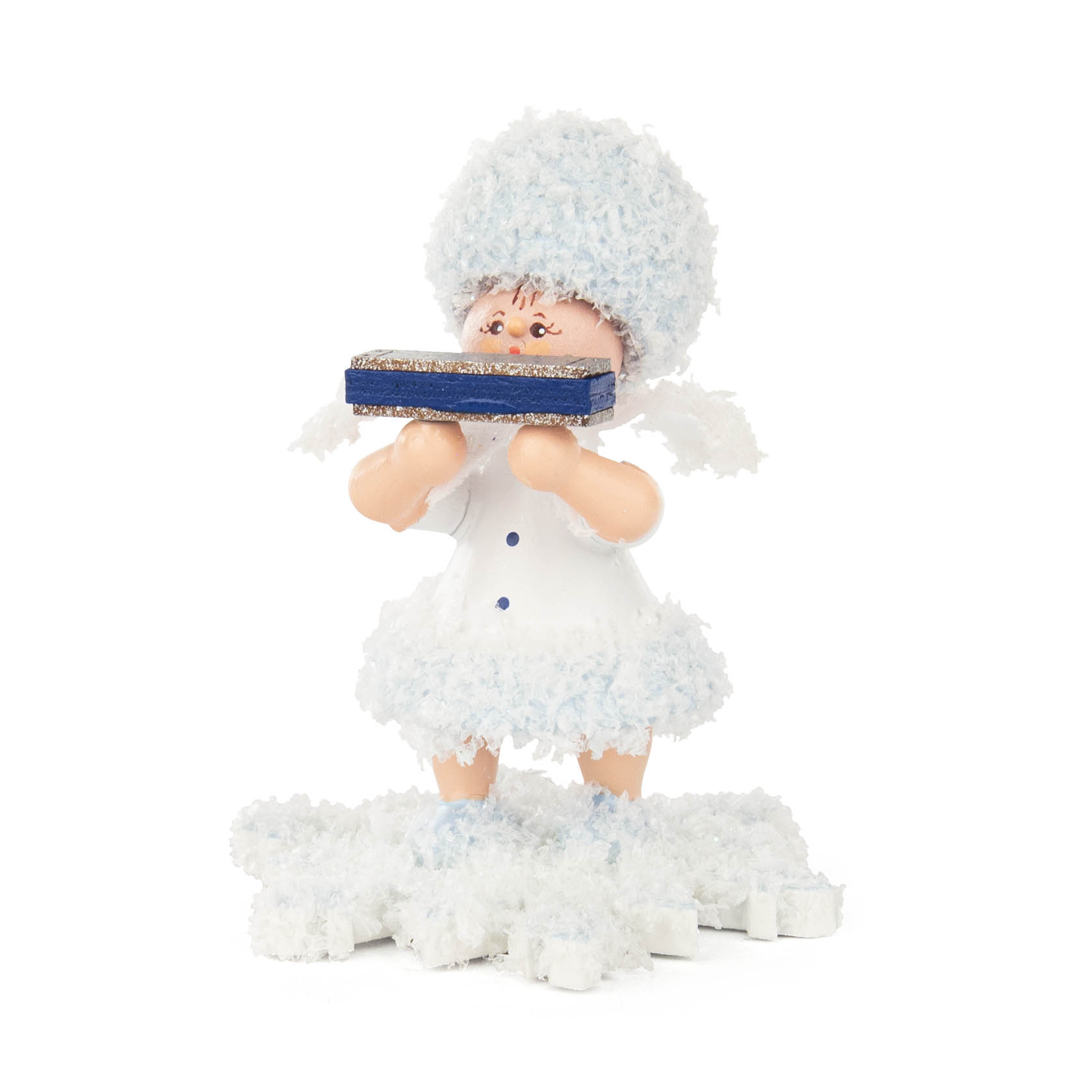 Figur eines kleinen Schneeflöckchens mit blauer Mütze und Kleid spielt Mundharmonika, umgeben von Schneeflocken. im Dregeno Online Shop günstig kaufen
