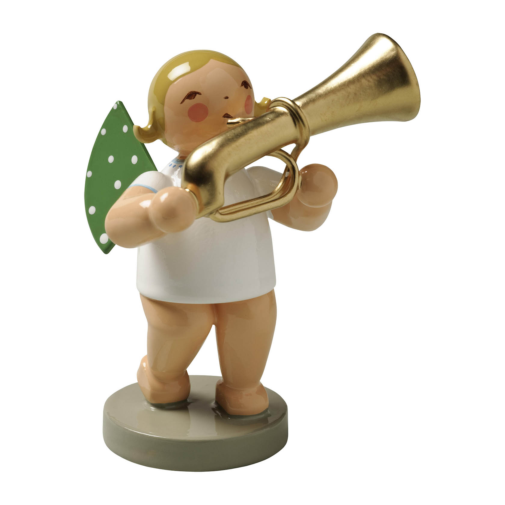 Holzfigur eines Engels mit grünen Flügeln, der eine goldene Basstrompete hält und auf einem runden Sockel steht. im Dregeno Online Shop günstig kaufen