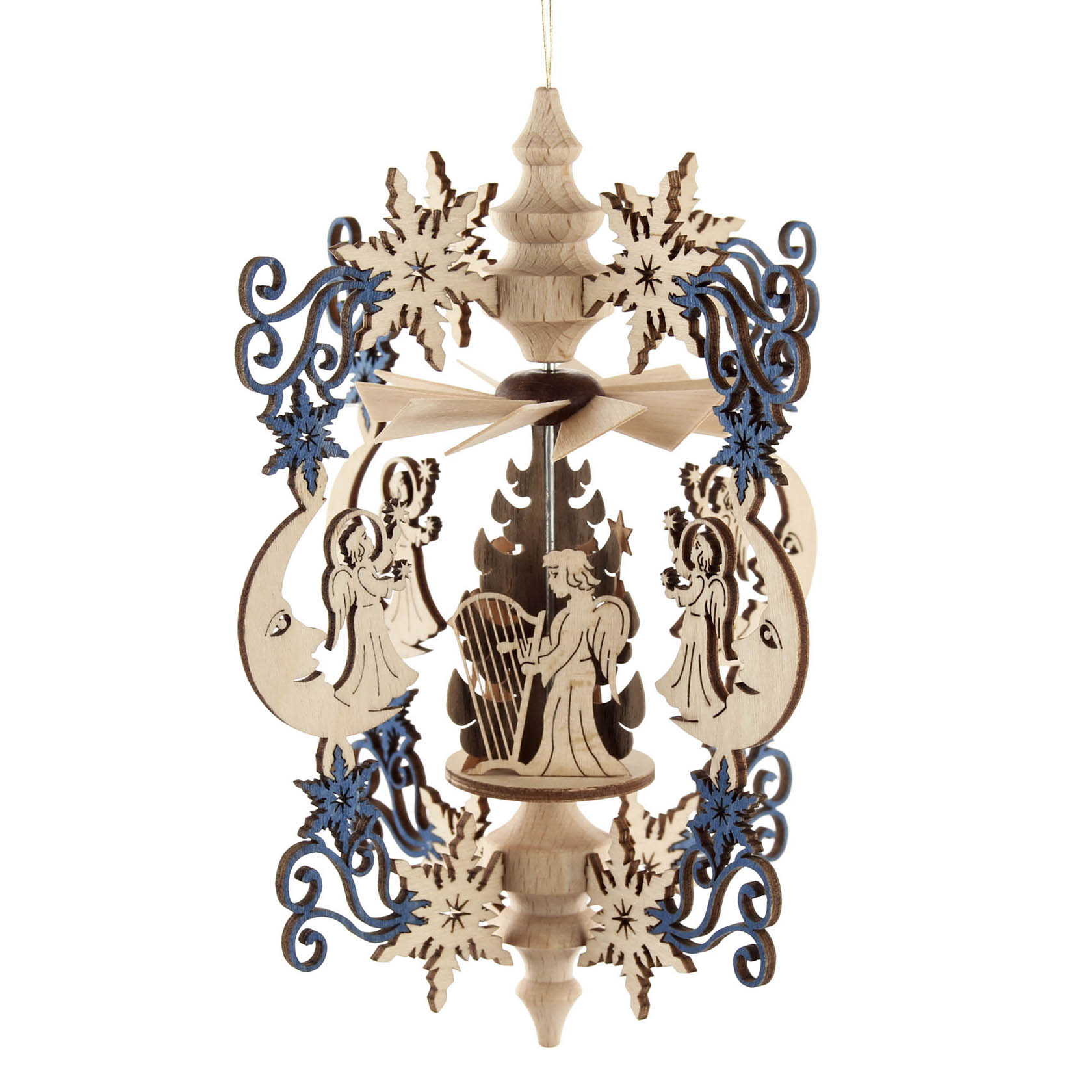 Holz-Wärmespiel zum Hängen mit Engel- und Mondmotiven. In der Mitte ein Engel mit Harfe, umrahmt von filigranen blauen Ornamenten.