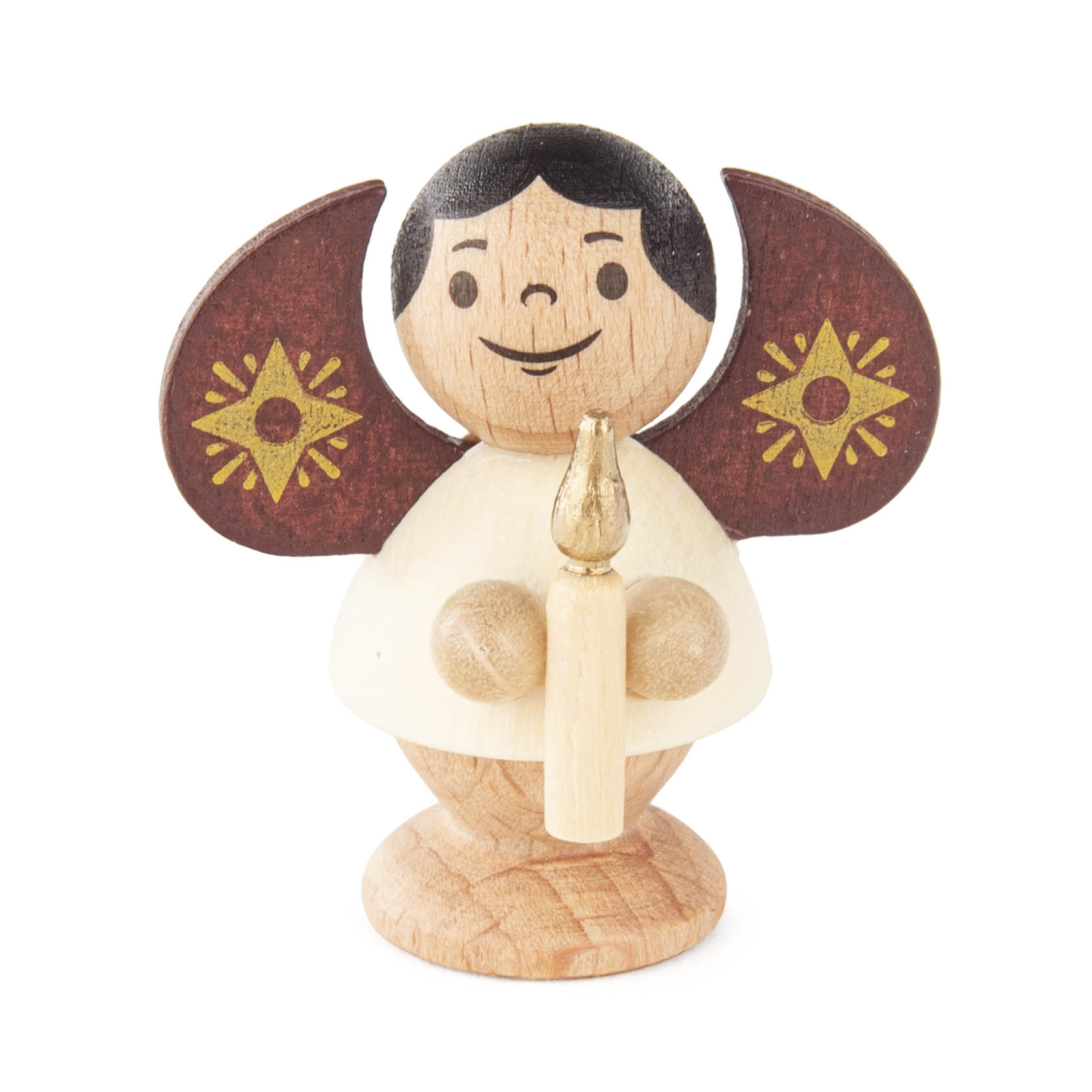 Holzengel-Figur mit braunen Flügeln, die goldene Sterne zeigen, hält eine Kerze mit beiden Händen. Der Engel hat ein lächelndes Gesicht und schwarze Haare. im Dregeno Online Shop günstig kaufen